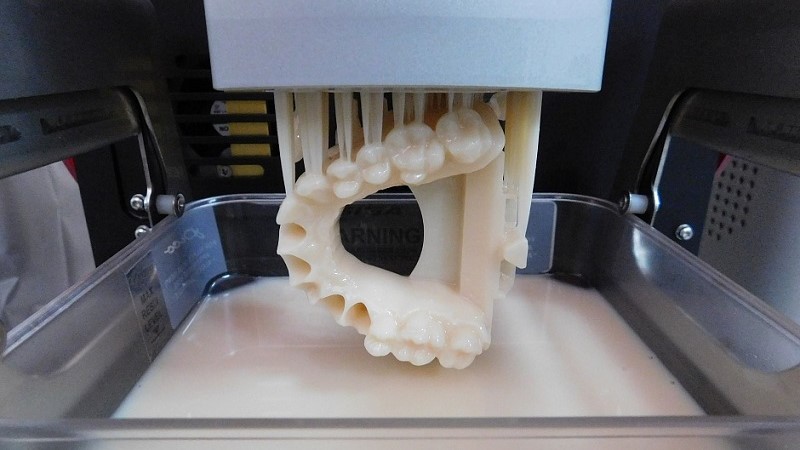 Фотополимерная печать на 3D-принтере в стоматологии Фотополимерная печать на 3D-принтере в стоматологии